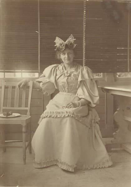 Juliette Willumsen på forældrenes gård "Friheden"